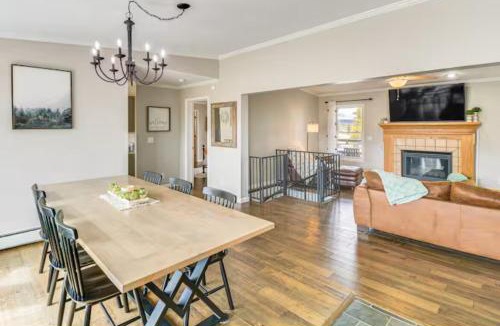 Warm Springs House | Cozy Moose Grove- ski, fish and relax