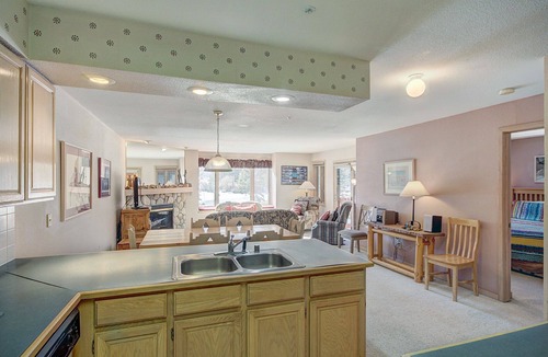 Four O'Clock Condo | Cozy Mountain Escape Next to the Snowflake Lift