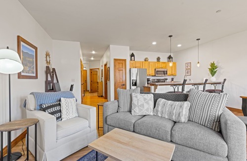 Willow Grove Condo | Cozy Mountain Retreat Near the Blue River
