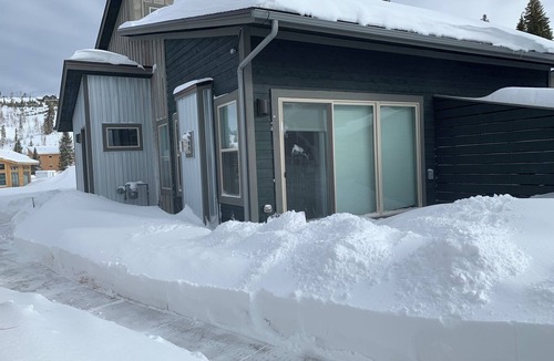 Rendezvous Cabin | Cozy Mountain Retreat, Perfect for Your Next Winter Adventure