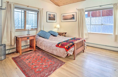 Lewis House | Cozy Mountain Retreat: Steps to Dolores River
