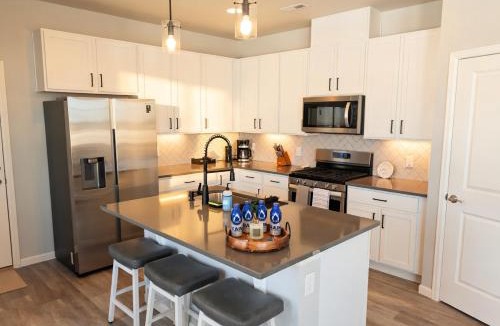 Arvada House | Cozy Mountain View Getaway!