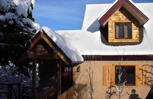 Steamboat Springs Ski Chalet | COZY PIVATE Chalet, SPECTACULAR VIEWS 2 DECKS , HOT TUB, WIFI, 2 TVs, Petsnn