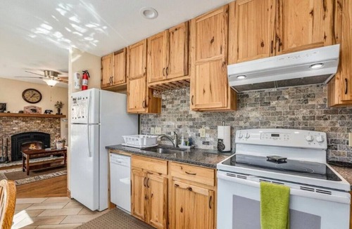 Estes Park Cabin | Cozy River Cabin, Minutes from Downtown and Rocky Mountain National Park