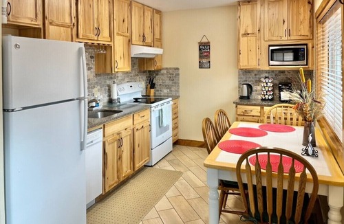 Estes Park Cabin | Cozy River Cabin, Minutes from Downtown and Rocky Mountain National Park