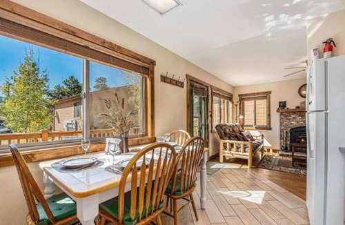 Estes Park Cabin | Cozy River Cabin, Minutes from Downtown and Rocky Mountain National Park
