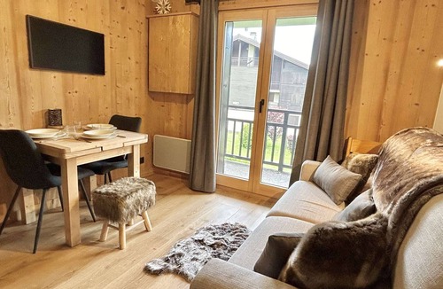 Demi-Quartier Apartment | Cozy Studio for 2 with Balcony, Near Ski Lifts, Covered Parking - Demi-Quartier