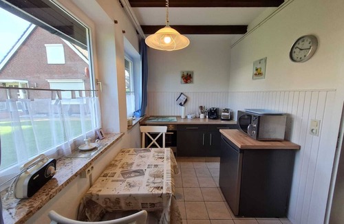 Vitzdorf Apartment | Cozy vacation apartment Inselzeit with terrace and garden