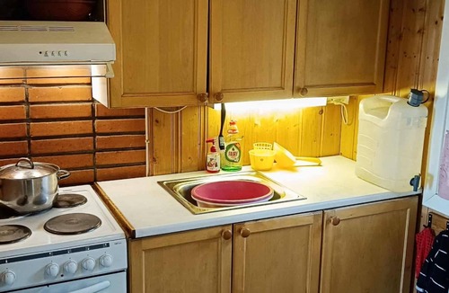 Vierema Cottage | Cozy vacation home right on the lake with sauna and hot tub