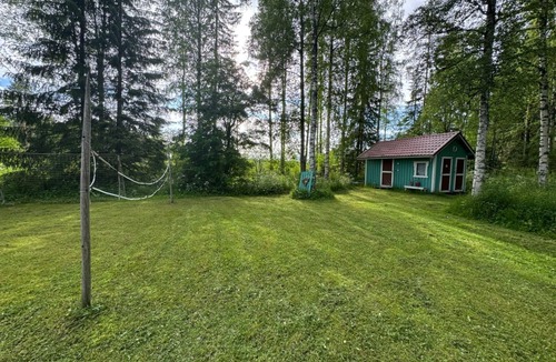 Vierema Cottage | Cozy vacation home right on the lake with sauna and hot tub