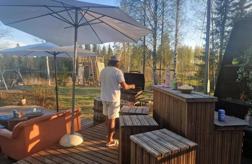 Vierema Cottage | Cozy vacation home right on the lake with sauna and hot tub