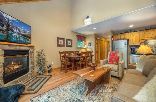 Fall River Estates Apartment | Creekside Condos C by Estes Park Condos