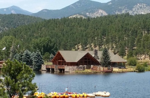 Shadow Mountain House | Creekside Getaway in Evergreen