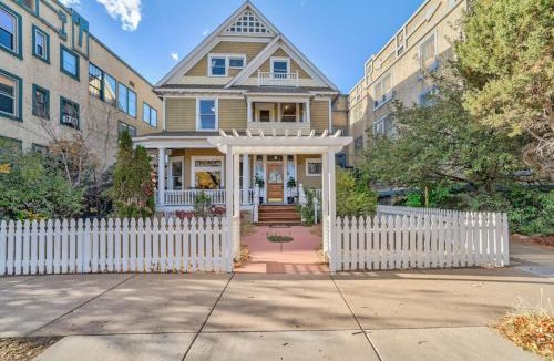 Central Colorado Springs House | Crescent Mansion - Golf Hot Tub BBQ Skyline Views