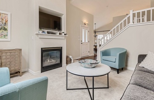 Lafayette House | Cute Duplex for Nature Lovers- Garage and Yard