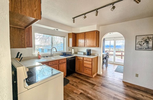 Cortez House | Cute Farmhouse with Views. Mesa Verde, Durango, Telluride, Hunting and more!