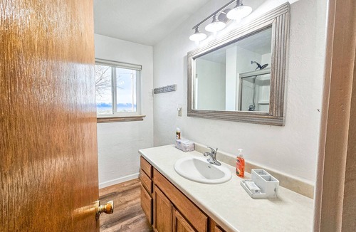 Cortez House | Cute Farmhouse with Views. Mesa Verde, Durango, Telluride, Hunting and more!