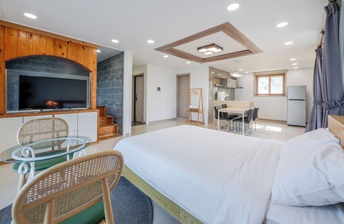 Suwon House | Daebudo Dunia Spa Pension