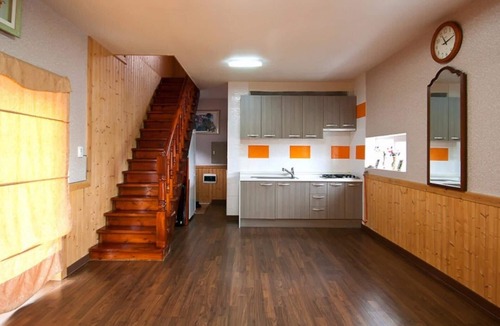 Suwon House | Daebudo Larry Pension
