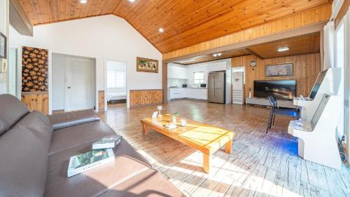 Ansan House | Daebudo olive Poolvilla pension