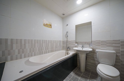 Sang-dong Hotel | Daegu Suseong Lake Child