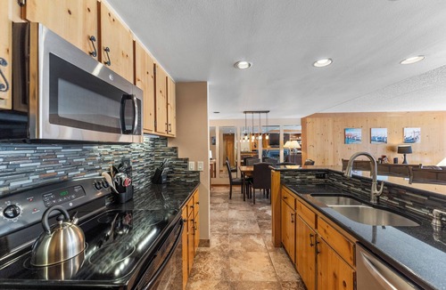 Lakeside Village Apartment | Decatur #1786 by Summit County Mountain Retreats