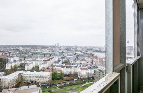 Erdberg Apartment | Delightful Landstraße 1BR w/Pool & Gym, nr U3 Station, by Blueground