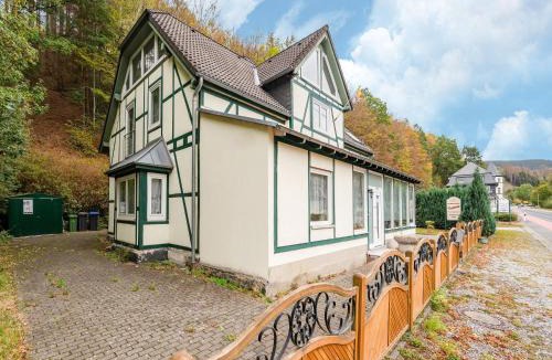 Brilon House | Deluxe Holiday Home in Brilon-Wald near Ski Area
