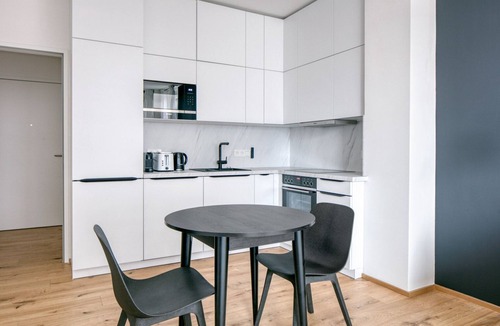 Erdberg Apartment | Deluxe Landstraße 1BR w/Pool & Doorman, steps to Metro U3, by Blueground