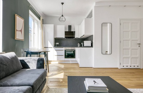 Mariahilf Apartment | Deluxe Mariahilf 1BR w/Storage, walk to U4 and bars, by Blueground