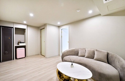 Daeyeon-dong Hotel | Den Basta Hotel Daeyeon