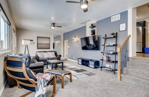 Denver House | Denver Den for 10 - “ Amazing place for groups”