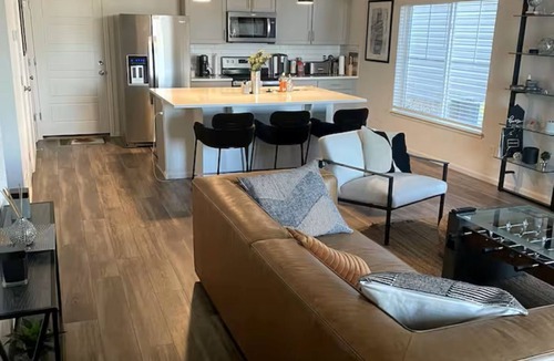 Commerce City House | Denver International Airport on your doorstep.