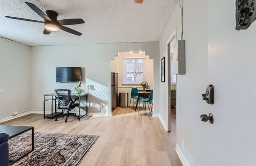 City Park Apartment | Detroit by Modern Midstay/On City Park! #T21