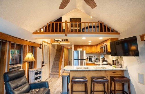 Breckenridge Ski Chalet | Dog-Friendly Cabin near Breckenridge Gondola, hiking, bike trails.