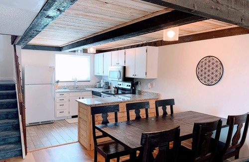 Fraser Condo | Dog-friendly condo close to Winter Park shuttle with pool, hot tub, tennis, gym