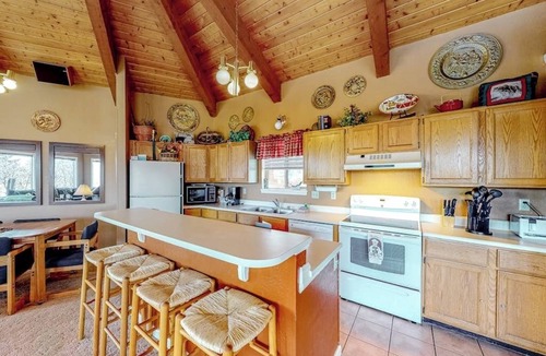 Pagosa Springs House | Dog-friendly home with indoor hot tub, fireplace, great views & pool access
