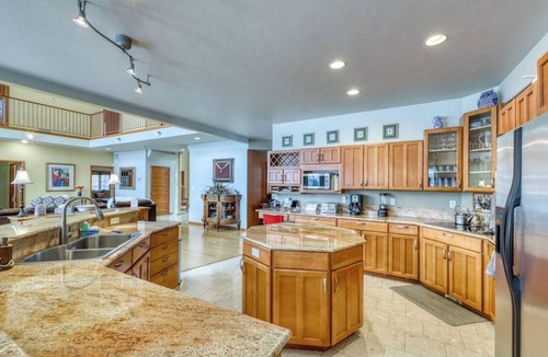 Gypsum House | Dog-friendly home with mountain views, pool & private hot tub