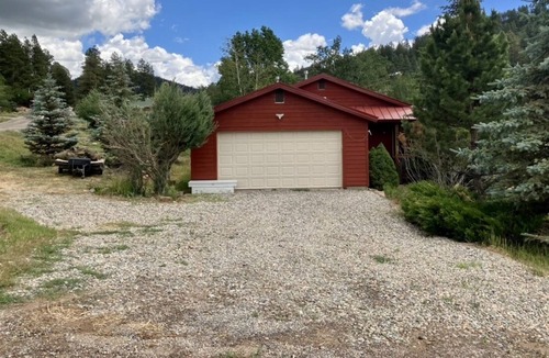 Forest Lakes House | Dog-friendly house close to trails, fishing pond and National Forest