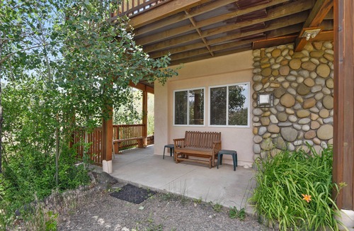 Pagosa Springs House | Dog-friendly lower level duplex w/entertainment - convenient downtown location