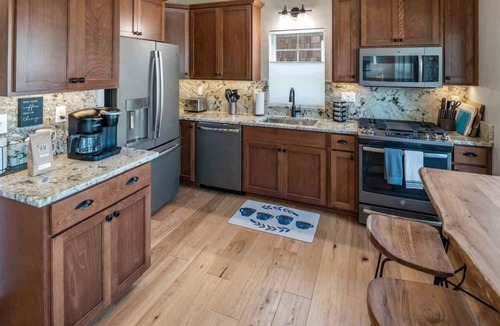 Dover Bay House | Dover Bay 'Barefoot Bungalow' | Marina + Trails