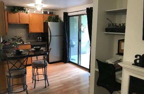 Whittier Condo | Downtown, Upscale PEARL ST!