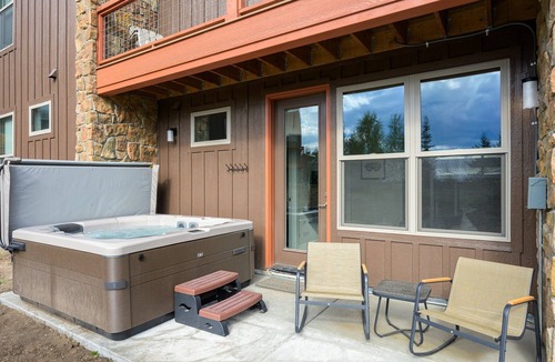 Rendezvous House | Downtown WP Chalet 9 I Private Hot Tub I Great Views I Bunk Room I Desk I Discounted Attractions