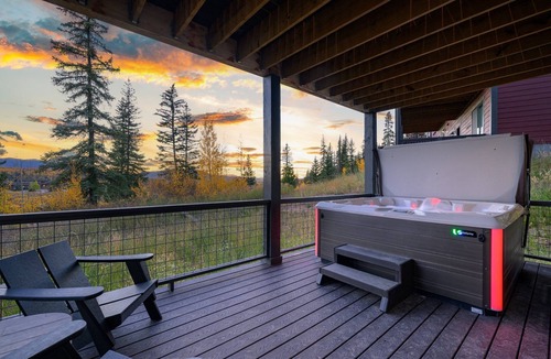 Rendezvous House | Downtown WP River Run Chalet 101 I Great Views I Hot Tub I Bunk Room I Discounted Attractions
