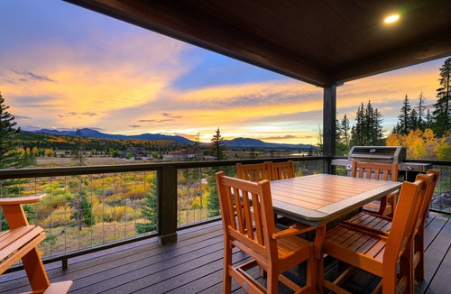 Rendezvous House | Downtown WP River Run Chalet 129 I Great Views I Hot Tub I Bunk Room I Discounted Attractions