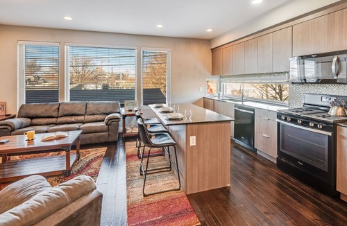 Curtis Park House | Dream Pad: 3BR Townhouse-heart of RiNo w/private garage - Sleeps 10!
