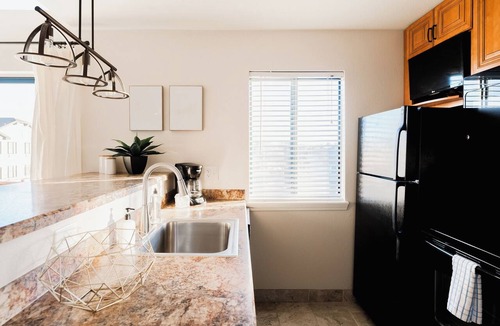 Englewood Condo | DTC Modern One Bed, Comfort Meets Convenience