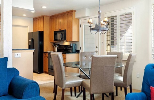 Vail Villa | East Vail Townhome - Hot Tub & Close to Bus Stop