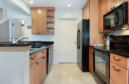 Vail Villa | East Vail Townhome - Hot Tub & Close to Bus Stop
