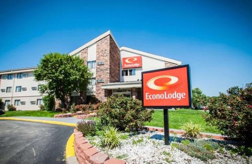 North Kansas City Cabin | Econo Lodge Kansas City Downtown North
